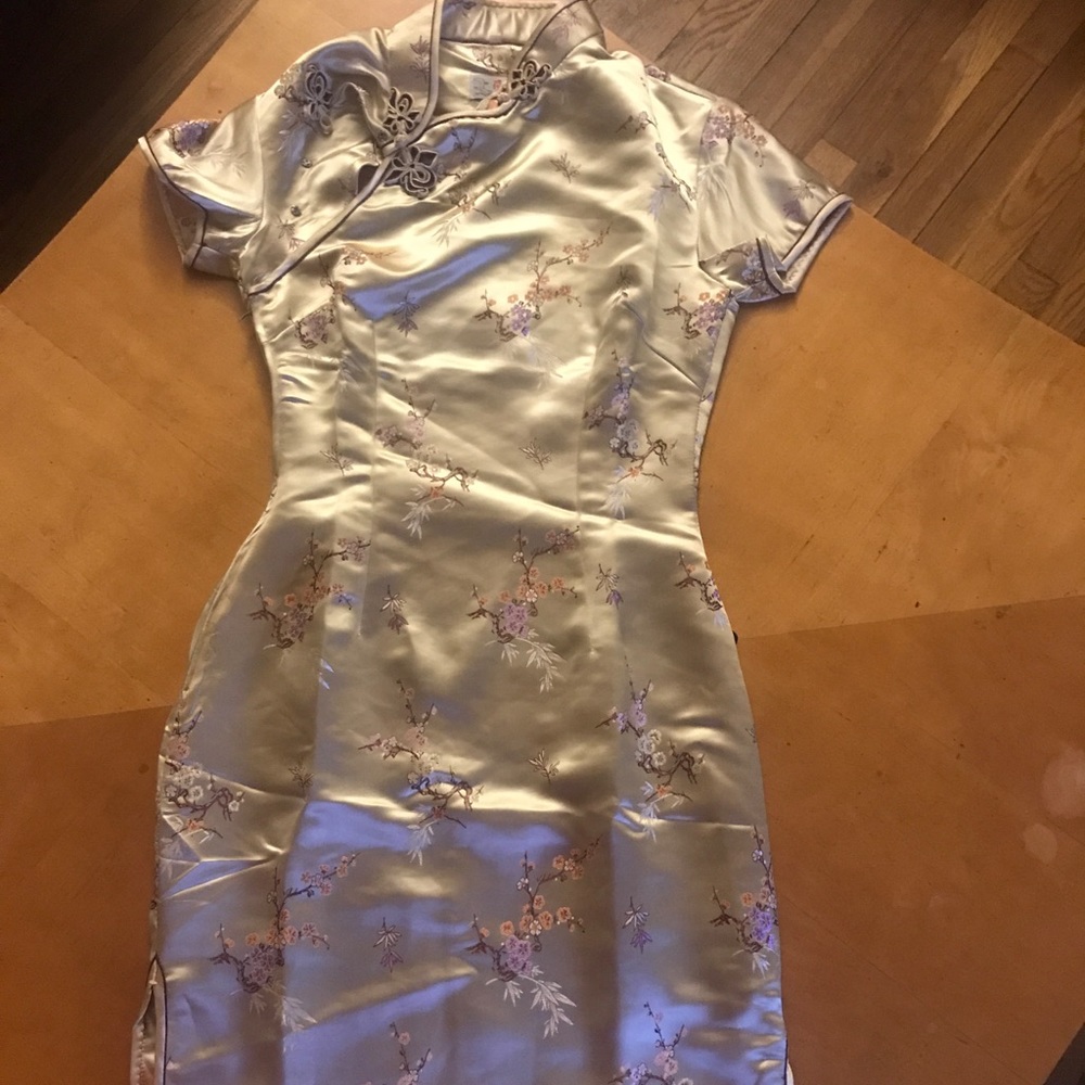 Oriental dress